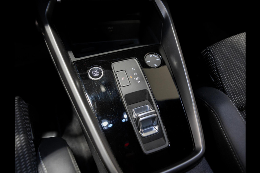 Audi A3 Limousine 35 TFSI S-Line edition / 150pk / NAP / Panorama dak / Achteruitrij camera /