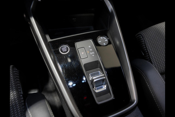 Audi A3 Limousine 35 TFSI S-Line edition / 150pk / NAP / Panorama dak / Achteruitrij camera /