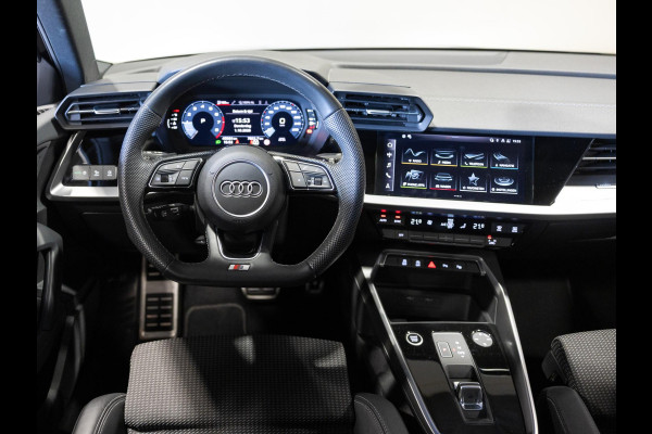 Audi A3 Limousine 35 TFSI S-Line edition / 150pk / NAP / Panorama dak / Achteruitrij camera /