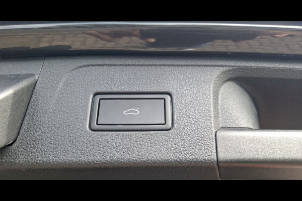 Volkswagen Passat Variant 1.4 TSI PHEV GTE * Panoramadak * Elek. Achterklep * Navigatiesysteem * 18 Inch Velgen *
