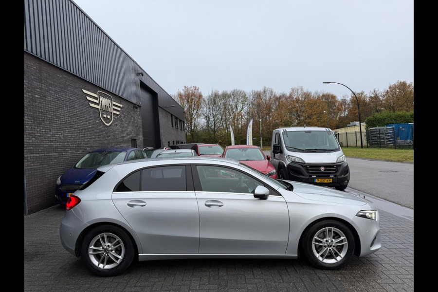 Mercedes-Benz A-Klasse 180 Business Solution | 3/6/12MND GARANTIE | NAVIGATIE | CRUISE |LED | DAB | PDC | LMV | GOED ONDERHOUDEN |