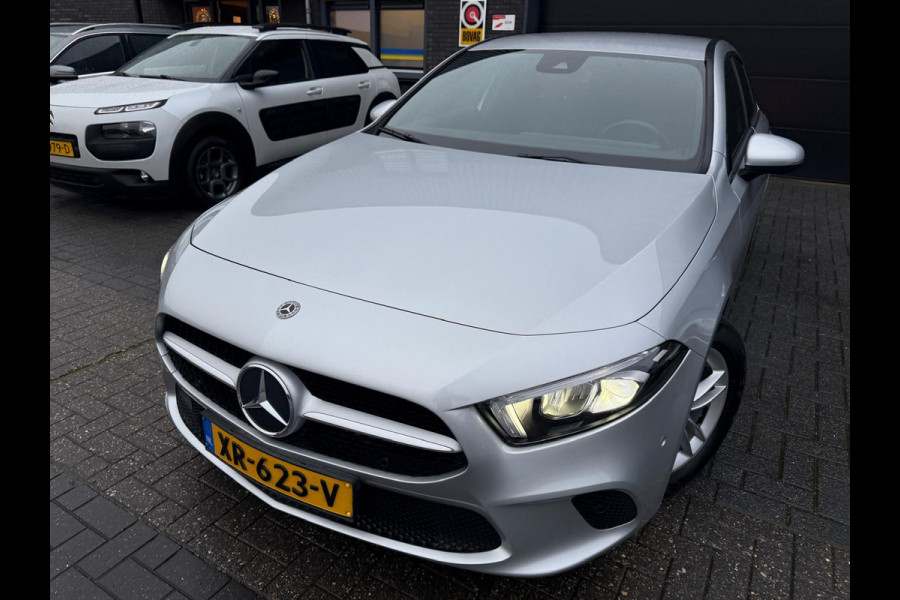 Mercedes-Benz A-Klasse 180 Business Solution | 3/6/12MND GARANTIE | NAVIGATIE | CRUISE |LED | DAB | PDC | LMV | GOED ONDERHOUDEN |
