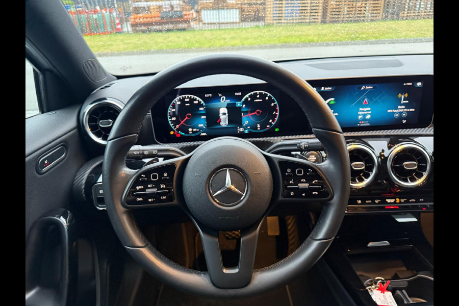 Mercedes-Benz A-Klasse 180 Business Solution | 3/6/12MND GARANTIE | NAVIGATIE | CRUISE |LED | DAB | PDC | LMV | GOED ONDERHOUDEN |