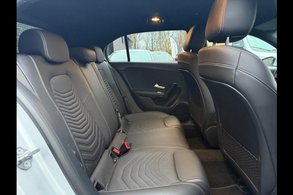 Mercedes-Benz A-Klasse 180 Business Solution | 3/6/12MND GARANTIE | NAVIGATIE | CRUISE |LED | DAB | PDC | LMV | GOED ONDERHOUDEN |