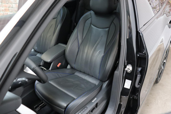 Volkswagen Tayron 1.5 eHybrid R-Line Edition / Panoramadak / Trekhaak / Harman Kardon / Adaptieve Cruise Control / Stoel- en stuurverwarming / Head-Up Display / Massagestoelen / LED / Rondomzicht Camera / 20 Inch / Sfeerverlichting / Keyless Entry