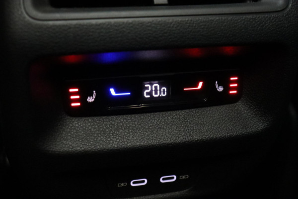 Volkswagen Tayron 1.5 eHybrid R-Line Edition / Panoramadak / Trekhaak / Harman Kardon / Adaptieve Cruise Control / Stoel- en stuurverwarming / Head-Up Display / Massagestoelen / LED / Rondomzicht Camera / 20 Inch / Sfeerverlichting / Keyless Entry
