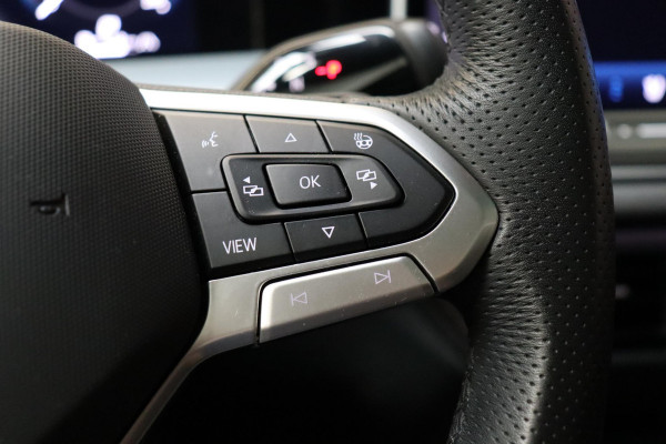 Volkswagen Tayron 1.5 eHybrid R-Line Edition / Panoramadak / Trekhaak / Harman Kardon / Adaptieve Cruise Control / Stoel- en stuurverwarming / Head-Up Display / Massagestoelen / LED / Rondomzicht Camera / 20 Inch / Sfeerverlichting / Keyless Entry