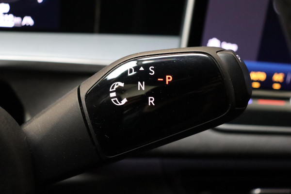 Volkswagen Tayron 1.5 eHybrid R-Line Edition / Panoramadak / Trekhaak / Harman Kardon / Adaptieve Cruise Control / Stoel- en stuurverwarming / Head-Up Display / Massagestoelen / LED / Rondomzicht Camera / 20 Inch / Sfeerverlichting / Keyless Entry