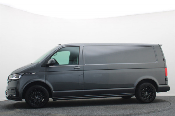 Volkswagen Transporter 2.0 TDI L2H1 28 Bulli 3-Zits, Virtual Cockpit, ACC, Side-Bars, Apple Carplay, Trekhaak, 18"