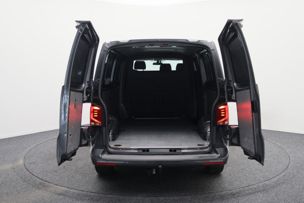 Volkswagen Transporter 2.0 TDI L2H1 28 Bulli 3-Zits, Virtual Cockpit, ACC, Side-Bars, Apple Carplay, Trekhaak, 18"