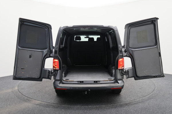 Volkswagen Transporter 2.0 TDI L2H1 28 Bulli 3-Zits, Virtual Cockpit, ACC, Side-Bars, Apple Carplay, Trekhaak, 18"