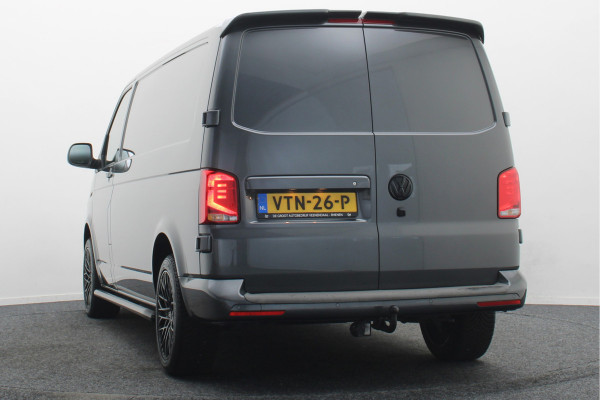 Volkswagen Transporter 2.0 TDI L2H1 28 Bulli 3-Zits, Virtual Cockpit, ACC, Side-Bars, Apple Carplay, Trekhaak, 18"