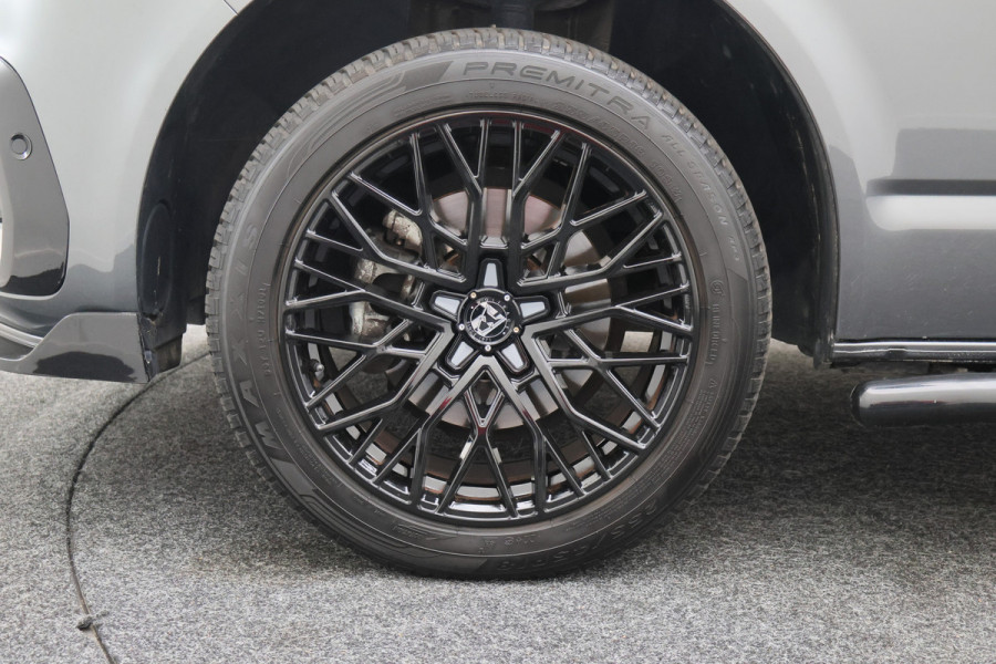 Volkswagen Transporter 2.0 TDI L2H1 28 Bulli 3-Zits, Virtual Cockpit, ACC, Side-Bars, Apple Carplay, Trekhaak, 18"