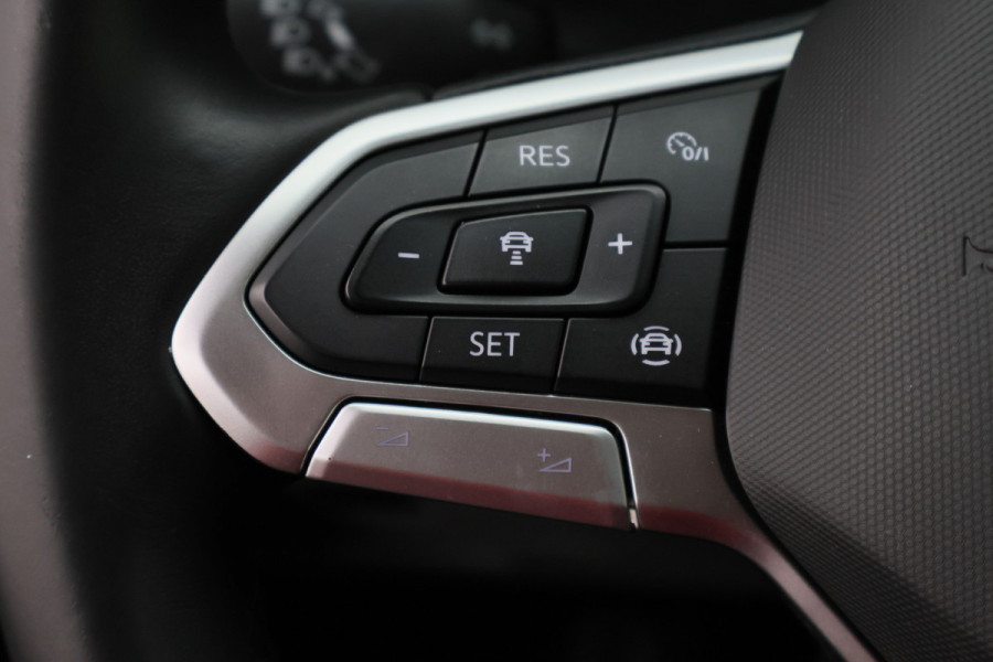 Volkswagen Transporter 2.0 TDI L2H1 28 Bulli 3-Zits, Virtual Cockpit, ACC, Side-Bars, Apple Carplay, Trekhaak, 18"