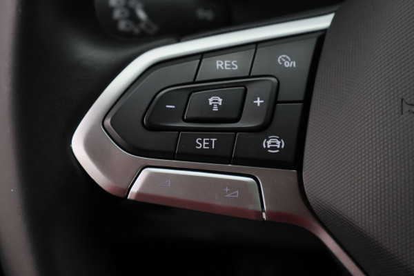 Volkswagen Transporter 2.0 TDI L2H1 28 Bulli 3-Zits, Virtual Cockpit, ACC, Side-Bars, Apple Carplay, Trekhaak, 18"