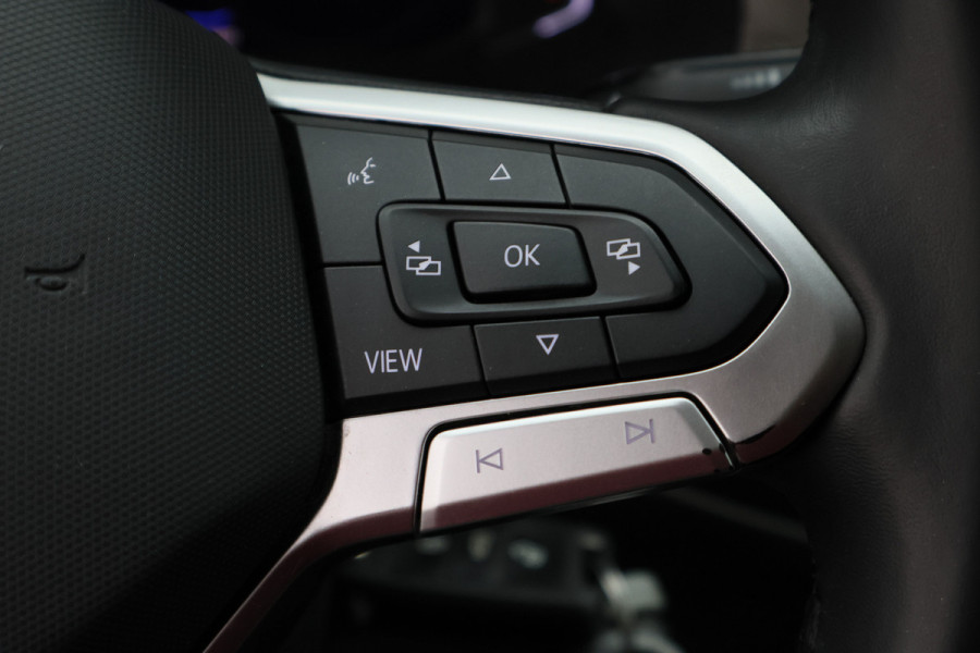 Volkswagen Transporter 2.0 TDI L2H1 28 Bulli 3-Zits, Virtual Cockpit, ACC, Side-Bars, Apple Carplay, Trekhaak, 18"