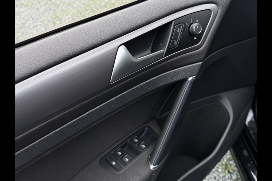 Volkswagen Golf 1.0 TSI 115PK COMFORTLINE CARPLAY/ACC/PDC/NAVIGATIE