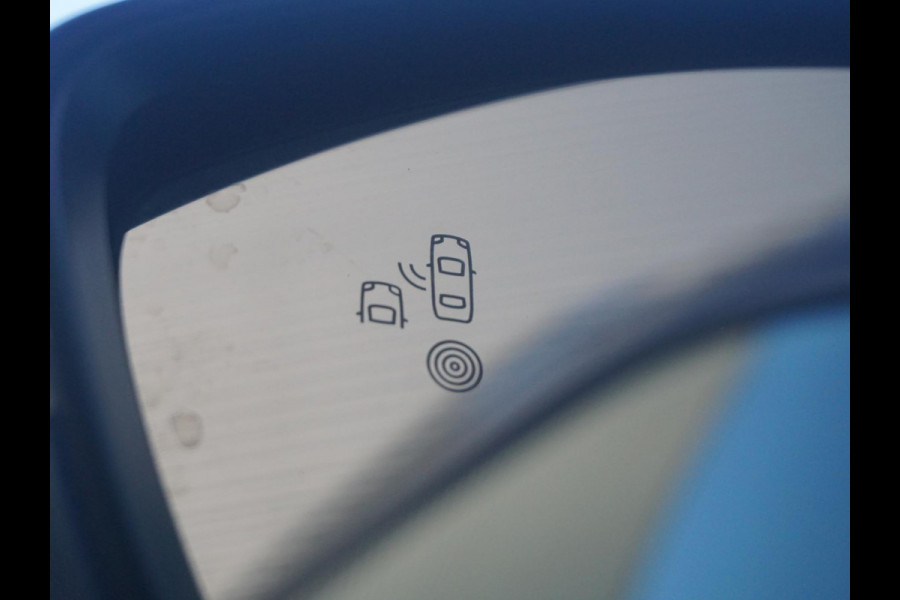Peugeot 2008 1.2 Hybrid 145 GT Alcantara stoelen