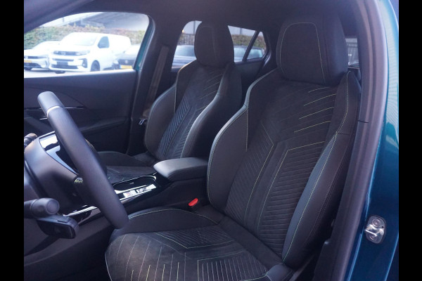 Peugeot 2008 1.2 Hybrid 145 GT Alcantara stoelen