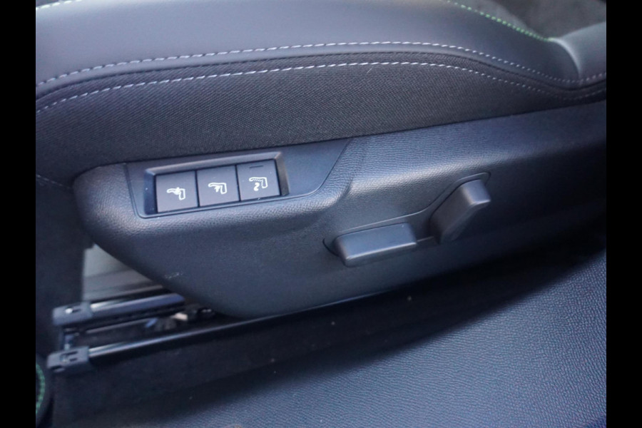 Peugeot 2008 1.2 Hybrid 145 GT Alcantara stoelen