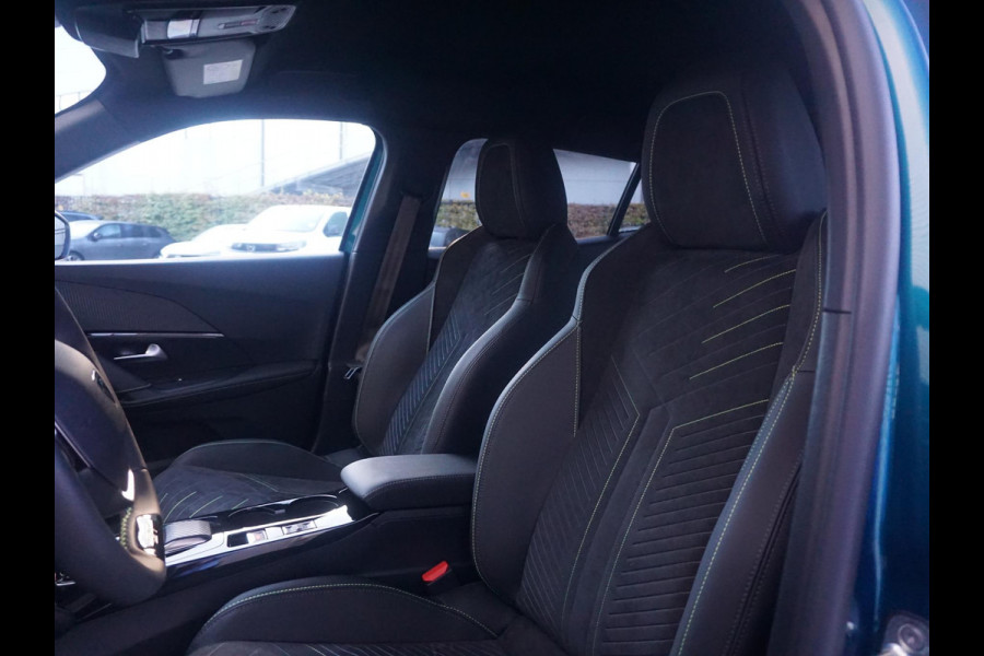 Peugeot 2008 1.2 Hybrid 145 GT Alcantara stoelen