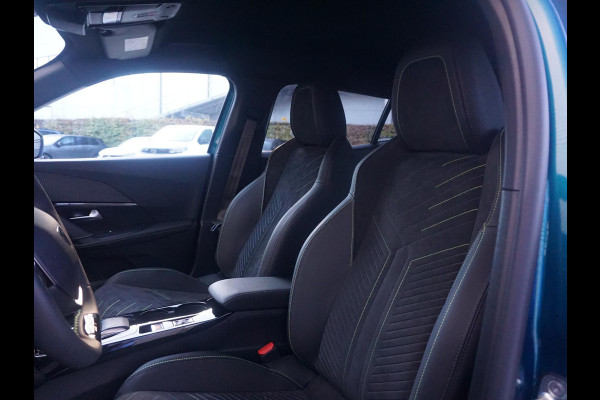 Peugeot 2008 1.2 Hybrid 145 GT Alcantara stoelen