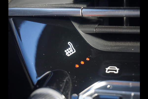 Peugeot 2008 1.2 Hybrid 145 GT Alcantara stoelen