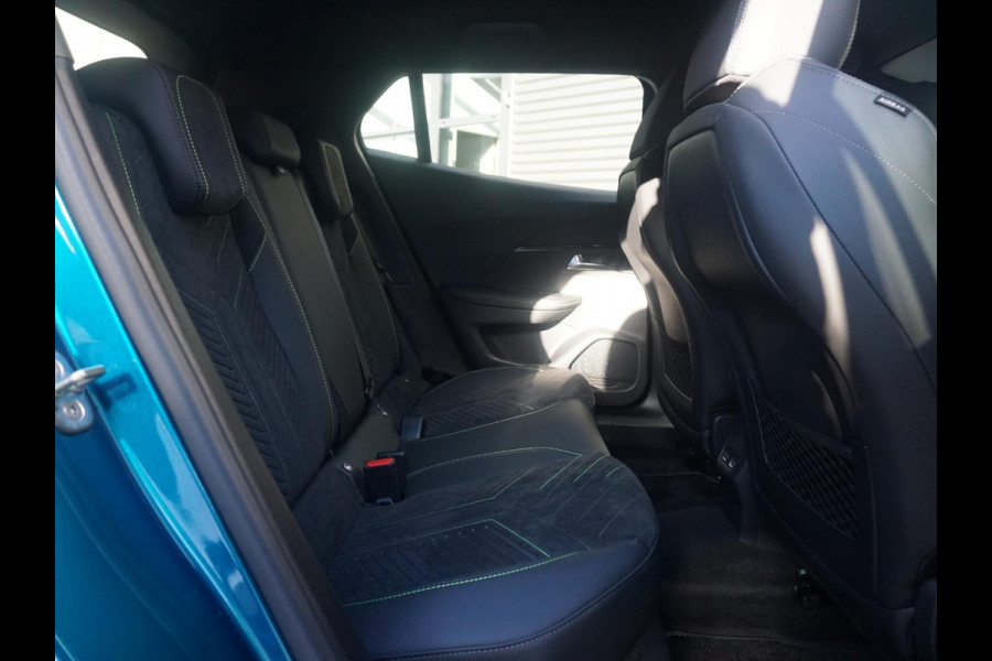 Peugeot 2008 1.2 Hybrid 145 GT Alcantara stoelen