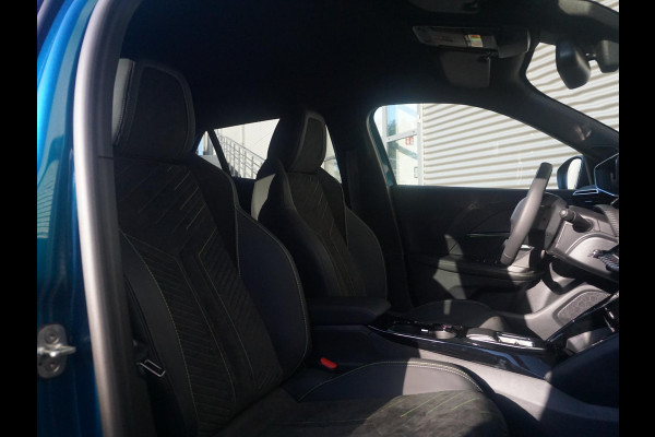Peugeot 2008 1.2 Hybrid 145 GT Alcantara stoelen