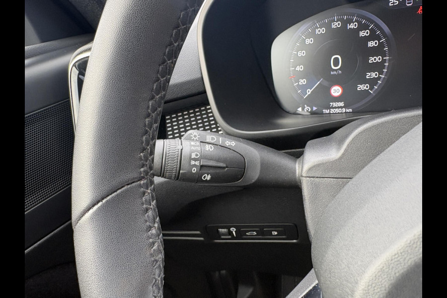 Volvo XC40 1.5 T4 Recharge R-Design 211 PK | Stoelverwarming | Dealeronderhouden | Camera |