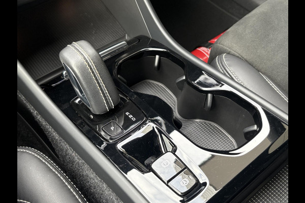 Volvo XC40 1.5 T4 Recharge R-Design 211 PK | Stoelverwarming | Dealeronderhouden | Camera |