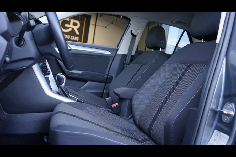 Volkswagen T-Roc 1.5 TSI Life AUTOMAAT|ACC|BEATS|CAMERA|CARPLAY|DAB|KEYLESS|STANDKACHEL|STOEL/ STUURVERWARMING