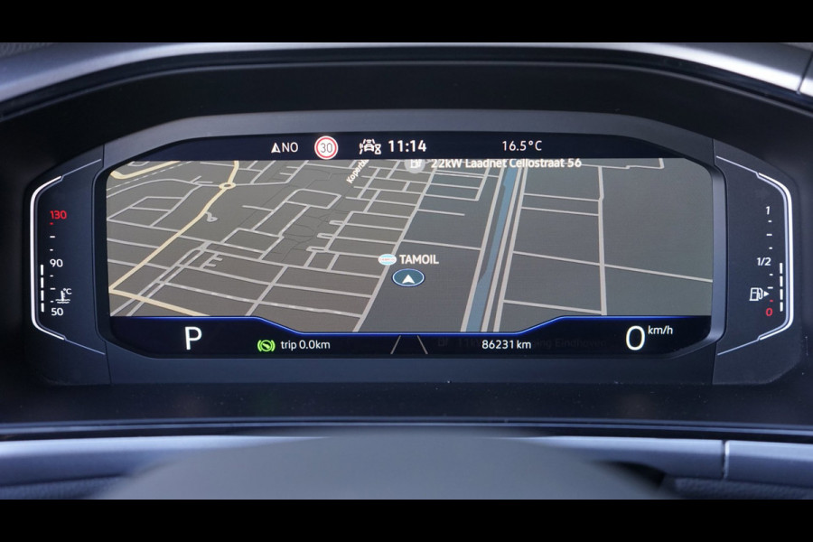Volkswagen T-Roc 1.5 TSI Life AUTOMAAT|ACC|BEATS|CAMERA|CARPLAY|DAB|KEYLESS|STANDKACHEL|STOEL/ STUURVERWARMING
