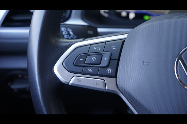 Volkswagen T-Roc 1.5 TSI Life AUTOMAAT|ACC|BEATS|CAMERA|CARPLAY|DAB|KEYLESS|STANDKACHEL|STOEL/ STUURVERWARMING