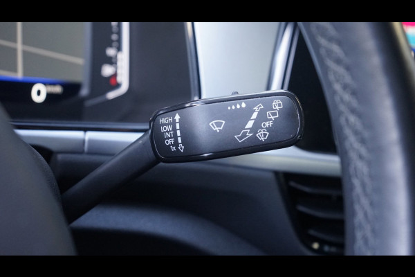 Volkswagen T-Roc 1.5 TSI Life AUTOMAAT|ACC|BEATS|CAMERA|CARPLAY|DAB|KEYLESS|STANDKACHEL|STOEL/ STUURVERWARMING