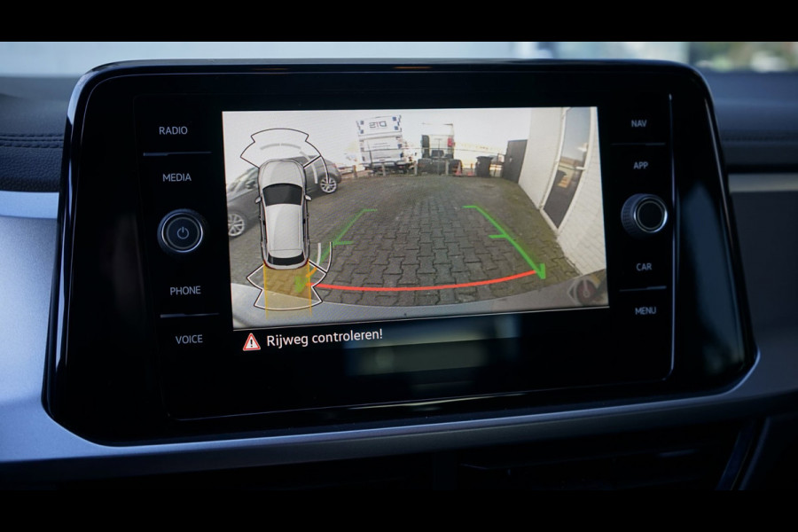 Volkswagen T-Roc 1.5 TSI Life AUTOMAAT|ACC|BEATS|CAMERA|CARPLAY|DAB|KEYLESS|STANDKACHEL|STOEL/ STUURVERWARMING