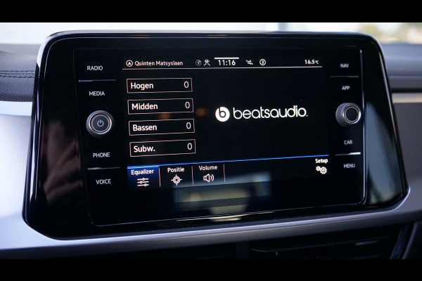 Volkswagen T-Roc 1.5 TSI Life AUTOMAAT|ACC|BEATS|CAMERA|CARPLAY|DAB|KEYLESS|STANDKACHEL|STOEL/ STUURVERWARMING