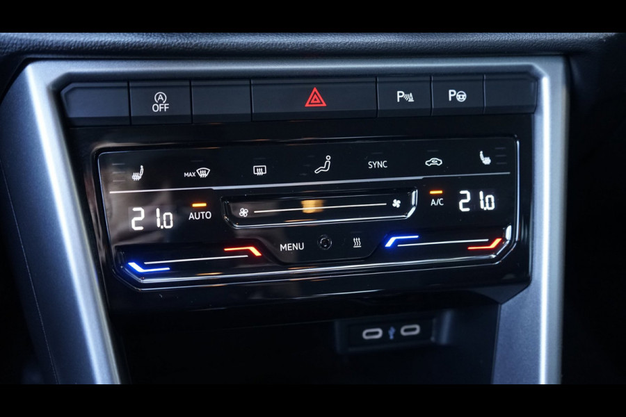 Volkswagen T-Roc 1.5 TSI Life AUTOMAAT|ACC|BEATS|CAMERA|CARPLAY|DAB|KEYLESS|STANDKACHEL|STOEL/ STUURVERWARMING