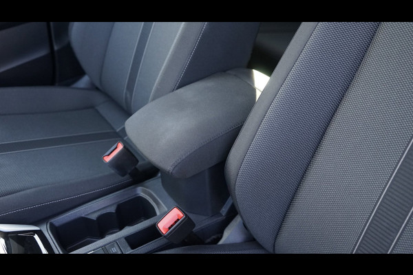 Volkswagen T-Roc 1.5 TSI Life AUTOMAAT|ACC|BEATS|CAMERA|CARPLAY|DAB|KEYLESS|STANDKACHEL|STOEL/ STUURVERWARMING