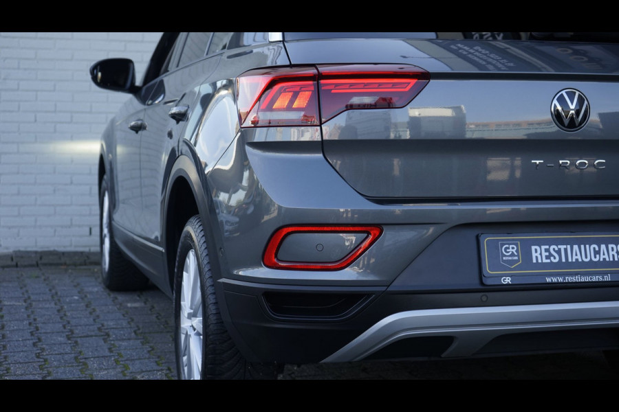 Volkswagen T-Roc 1.5 TSI Life AUTOMAAT|ACC|BEATS|CAMERA|CARPLAY|DAB|KEYLESS|STANDKACHEL|STOEL/ STUURVERWARMING