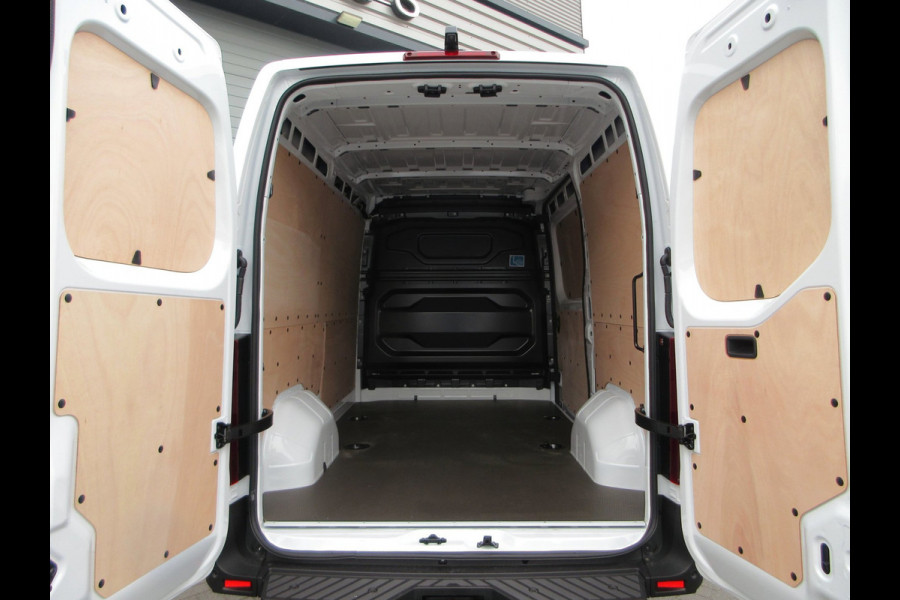Renault Master E-Tech T35 L2H2, Extra Long Range 87 kWh, Camera, Apple Carplay, Android.