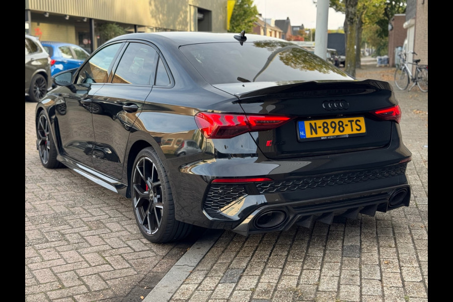 Audi A3 Limousine 2.5 TFSI RS 3 quattro
