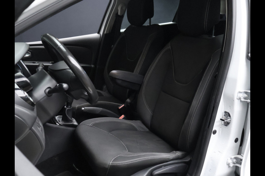 Renault Clio Estate 0.9 TCe Limited Sport (NAVI,CLIMATE,CRUISE,AIRCO,ELEKTRISCH PAKKET,BLUETOOTH,LED,SPORTSTOELEN,NETTE STAAT)