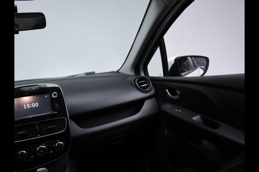 Renault Clio Estate 0.9 TCe Limited Sport (NAVI,CLIMATE,CRUISE,AIRCO,ELEKTRISCH PAKKET,BLUETOOTH,LED,SPORTSTOELEN,NETTE STAAT)