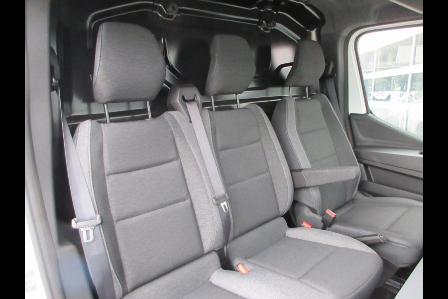 Renault Master E-Tech T35 L2H2, Extra Long Range 87 kWh, Camera, Apple Carplay, Android.