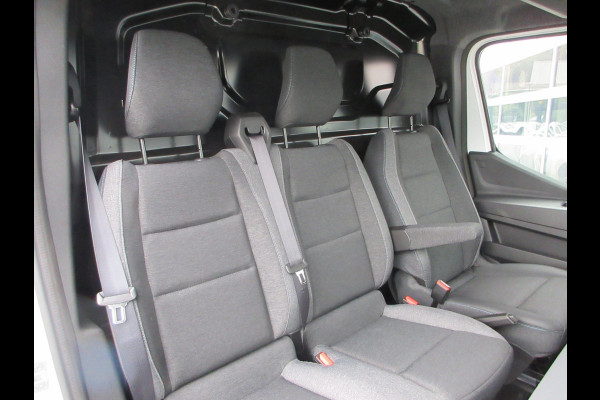 Renault Master E-Tech T35 L2H2, Extra Long Range 87 kWh, Camera, Apple Carplay, Android.