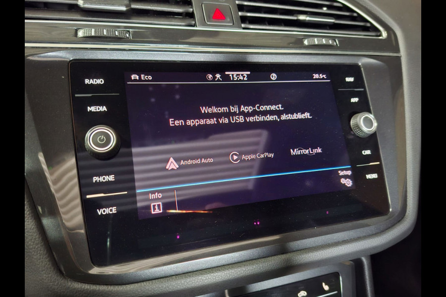 Volkswagen Tiguan 1.4 TSI eHybrid R-Line Business+ | Navi | IQ Light | Pano | Camera | Stoelverwarming |