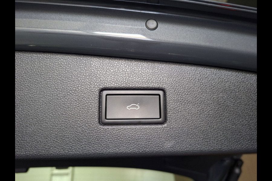 Volkswagen Tiguan 1.4 TSI eHybrid R-Line Business+ | Navi | IQ Light | Pano | Camera | Stoelverwarming |