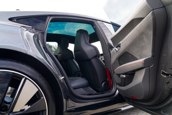 Audi e-tron GT RS 93 kWh | Carbon | B&O 3D | Massage | SOH 91% | HUD | BTW | ACC | 360cam | Stoelkoeling | DriveSelect | Sunroof |