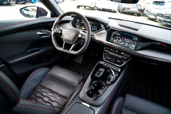 Audi e-tron GT RS 93 kWh | Carbon | B&O 3D | Massage | SOH 91% | HUD | BTW | ACC | 360cam | Stoelkoeling | DriveSelect | Sunroof |
